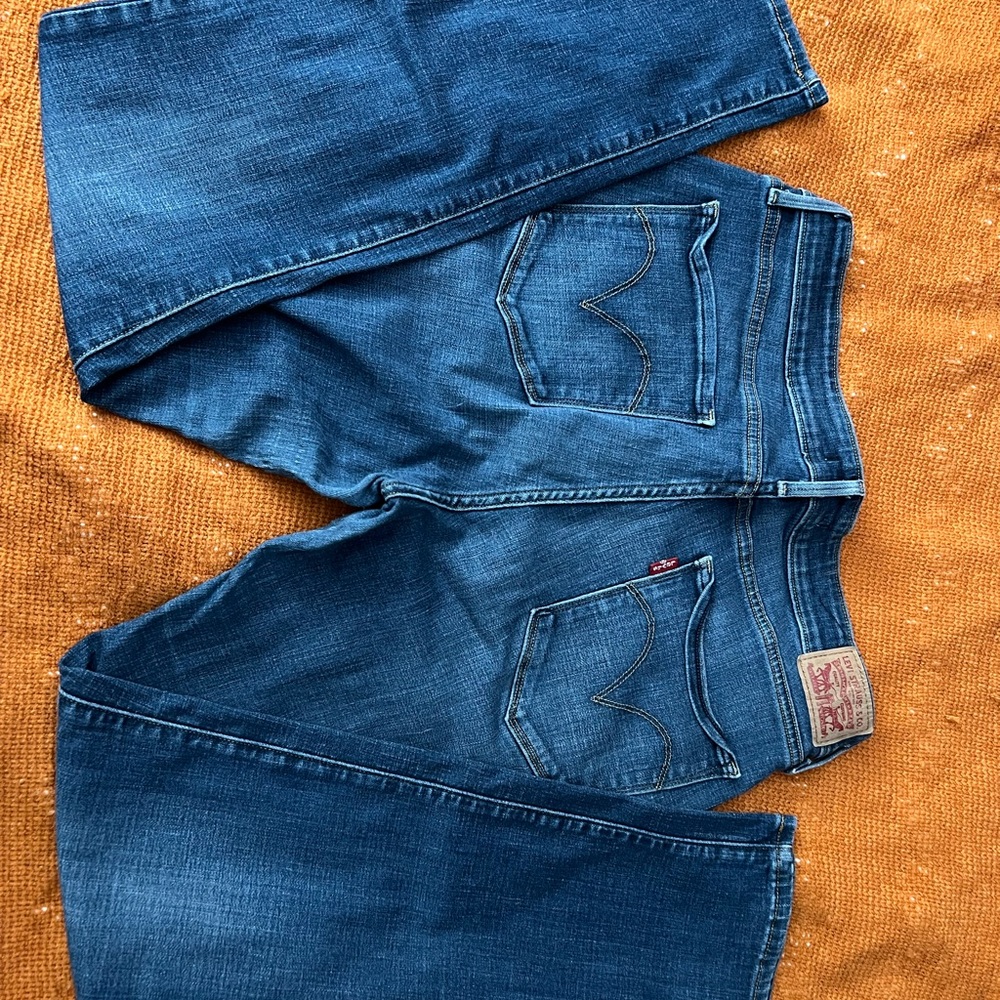 Levi’s mid rise skinny jeans - Picture 2 of 4